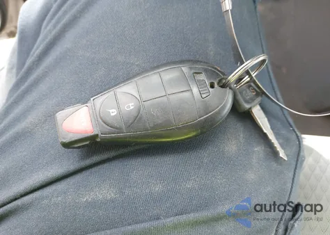 2010 Dodge Grand Caravan Sxt z USA, uszkodzony, nr VIN 2D4RN5D15AR208782